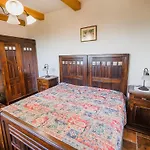 Hidden Authentic Haven - Two Bedroom With Balcony *