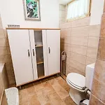 Hidden Authentic Haven - Two Bedroom With Balcony *