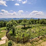 Hidden Authentic Haven - Two Bedroom With Balcony *