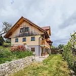 Hidden Authentic Haven - Two Bedroom With Balcony *