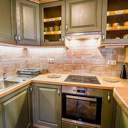 Appartamento Hidden Authentic Haven - Two Bedroom With Balcony *