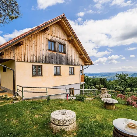 Appartamento Hidden Authentic Haven - Two Bedroom With Balcony